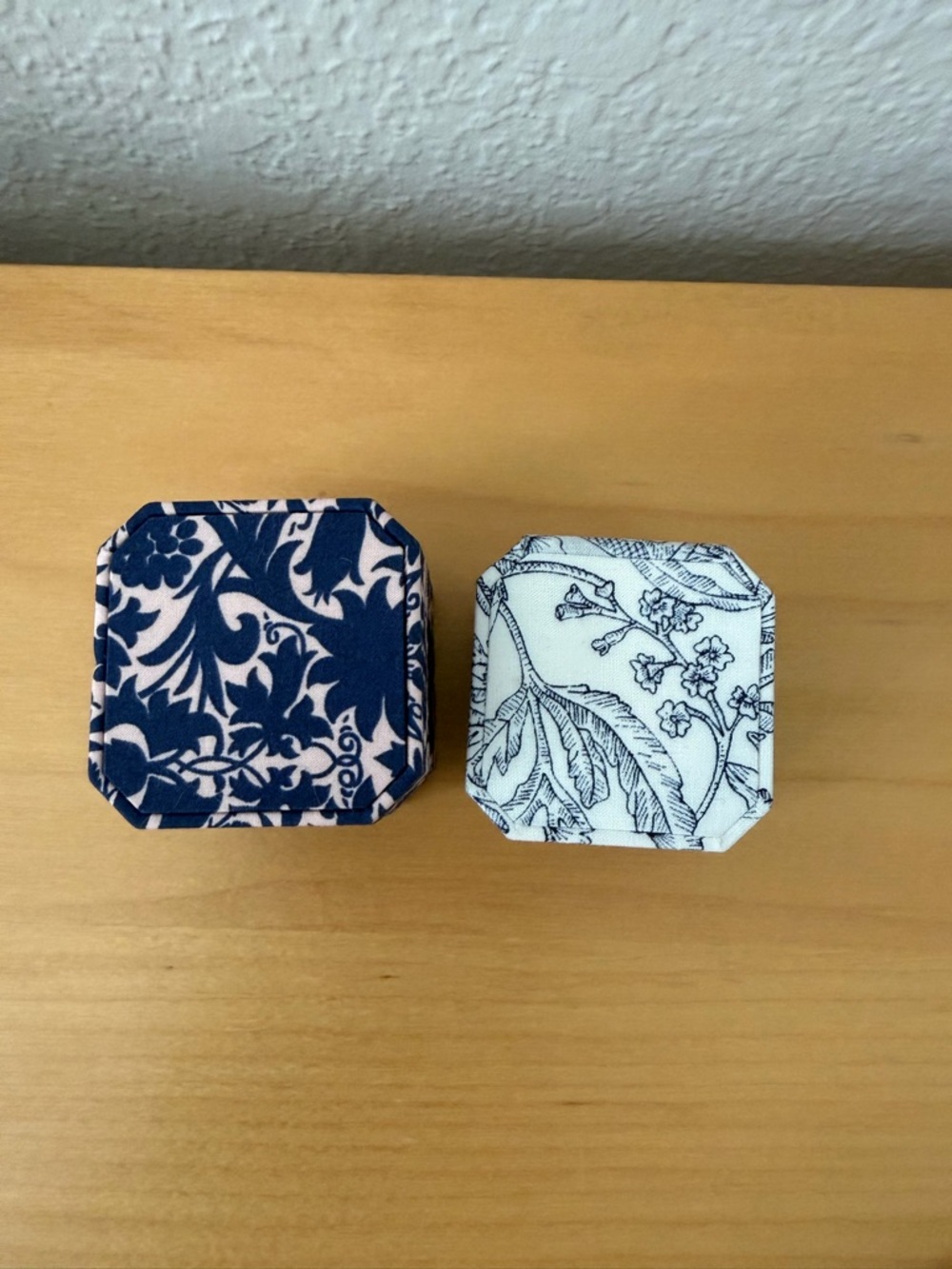 Triple ring and proposal box - Picture 2 of 3